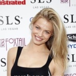 Hailey Clauson的主页