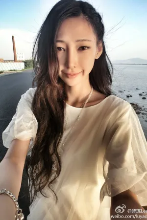 微博海量私房照流出 陆瑶