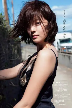 天然可爱比基尼的美少女 石橋杏奈