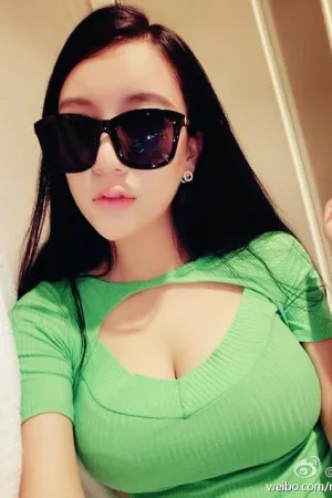 身材超级好的内地正妹 程一蜜