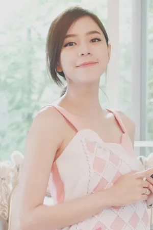 戏剧系学生担任模特儿 Hansa Wattanawo