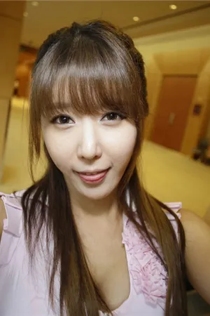 超甜美笑容韩国超模性感图片 허윤미