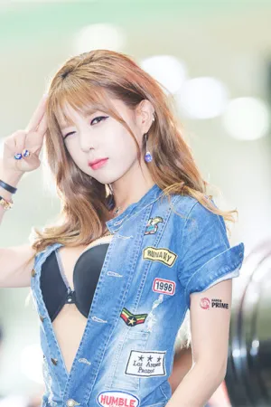 韩国性感车模人体艺术沙龙图片 허윤미