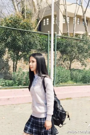 华中科大女神唯美写真～ 黄静逸