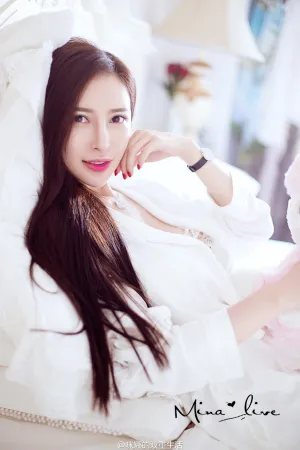 气质女神私房照 咪娜