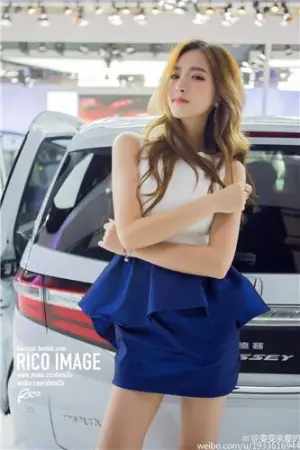 气质车模私房照 吴丽雯