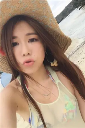 阳光灿烂的美女艺术家 江纱那