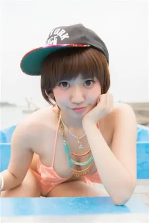 短发美少女户外写真 里美黎