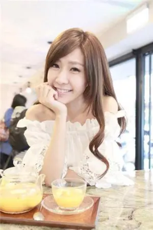 天使面孔魔鬼身材 余施盈