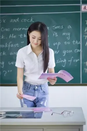 仙女老师！天使脸孔+魔鬼身材 唐丁丁