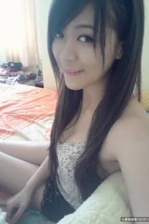 海量爆乳低胸照 梁美君