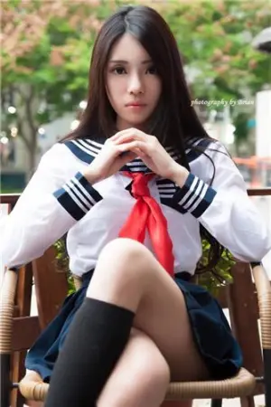 神似混血儿五官立体的外拍美女 承容