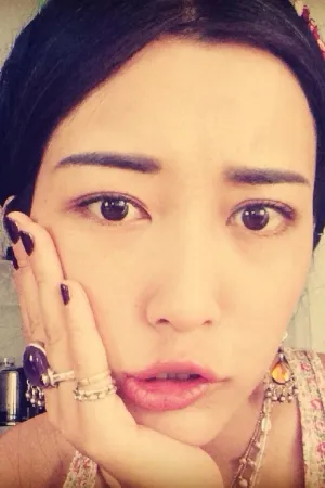 微博自拍大头照 央吉玛