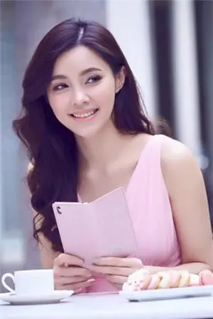 YUAN 美腿车模气质出众长腿吸睛 陈郁安