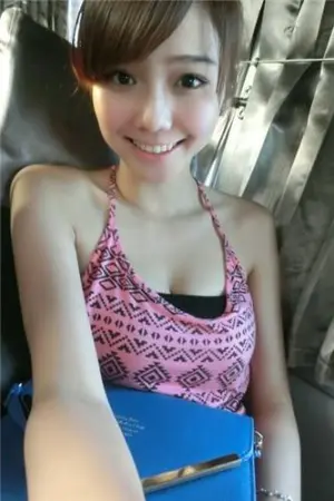 令人怦然心动的美腿甜心 陈蕴予