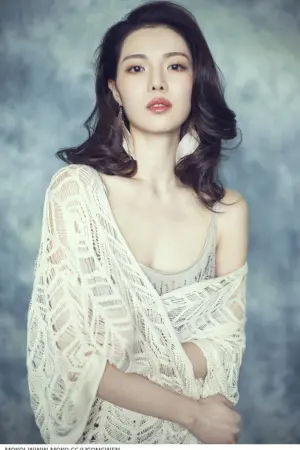 美空 个人形象宣传 妩媚性感低胸写真 钟楚曦