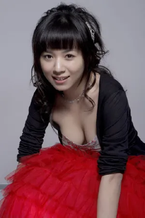 台湾性感精灵 老黑造型 低胸爆乳写真 侯湘婷