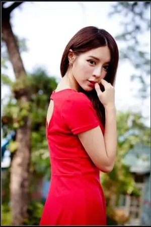 超跑女神大眼正妹张齐郡JULIE踏青外拍 張齊郡