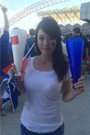 Mayer 32F身材的女主播 李思瑾