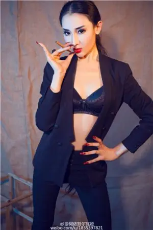 微博私房写真 阿依努尔瓦娅