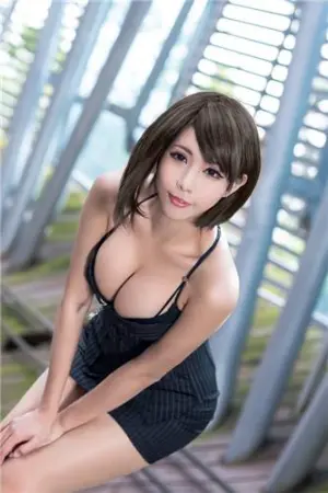 Sylvia小希 短发美人户外写真 希维亚