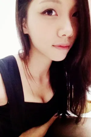 性感长腿台湾机车妹 海量私房生活照 飘飘