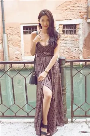 悠悠 大马正妹化妆师有颜值也有胸～ Joeychua