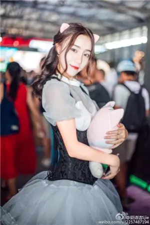 Sijie CJ2016 网龙游戏展台SG。 夏诗洁