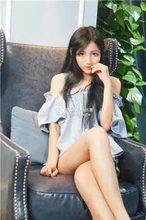 VingTa 品珂传媒签约showgirl 杨乐萱