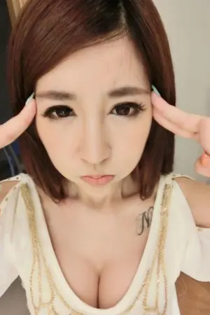 LOL解说 球王贝拉 海量性感生活照 谢依彤