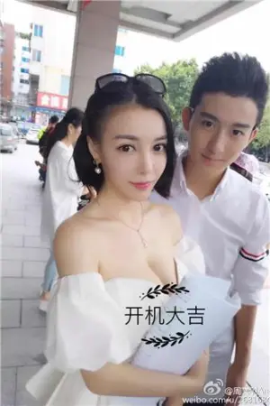 Angela 童颜巨乳好身材私房美图 周文羽