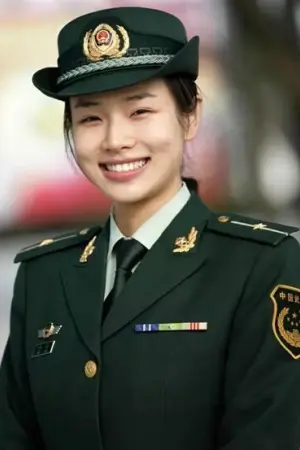 生活照军装照唱歌照片 舒心