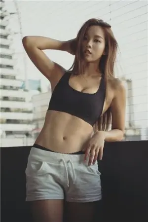 小薇Olivia 马甲线美人写真精选 安馜薇