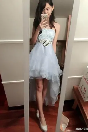 微博生活自拍照 罗晴