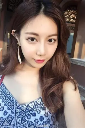 美女视频博主私房照 韦欣言