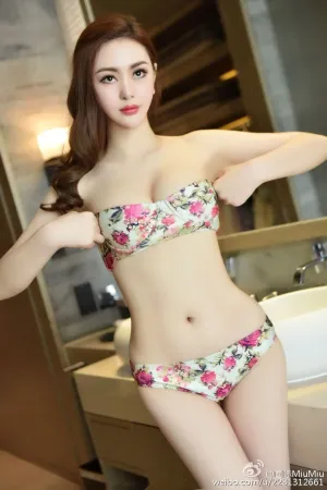 微博性感私房写真 国际MiuMiu