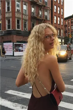 丹麦少女冷艳IG私房照 Frederikke Sofie