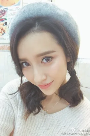 美女校花晒红衣照 仙似紫霞美如佟丽娅 唐雨糖_Amy