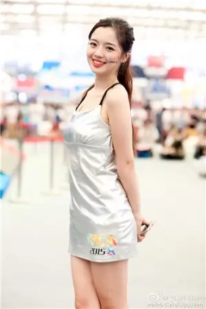 大提琴美女私房照 李诗琪