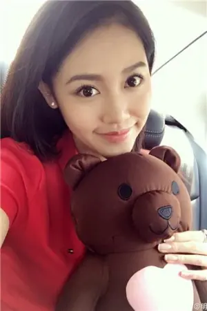 珠江形象大使微博私房照 李明子