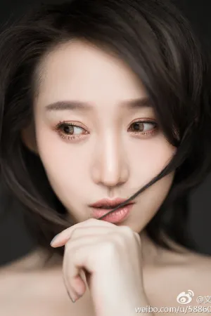 微博晒清新写真 文筱婷