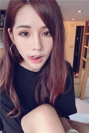 郭甜甜 伊林「小昆凌」新生代美模私房照 Leona Qua