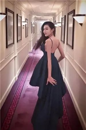 气质美腿女神超正身材 Jessica Hkusau