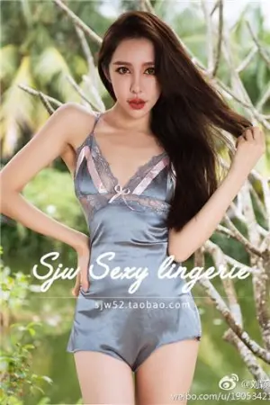 丝女郎微博私房写真 刘颖君