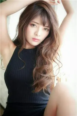 美女理发师性感写真 MEGMY