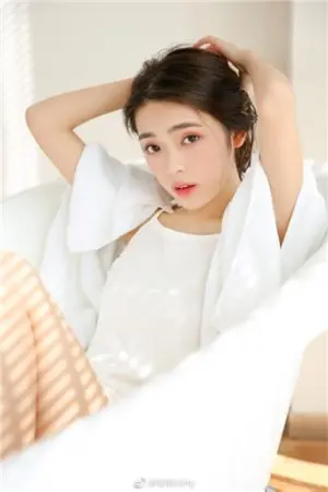 中央美院校花私房照 张鹤怡