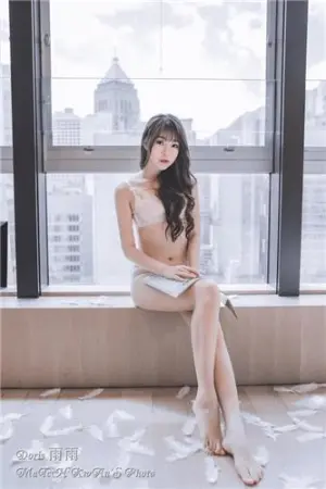 长腿睡美人 102公分的美腿私房照 蔡雨雨