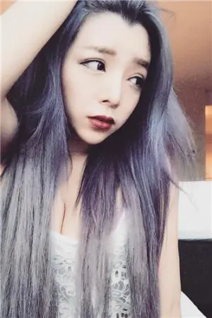 17女主播 Momo 童颜粉嫩私房照 赵姿瑜