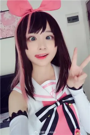 搞怪女孩 突破次元之壁的coser 矮乐多Aliga
