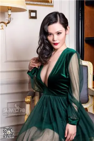 [TouTiao]头条女神 2017.05.29 小美绿衣LOGo 绿纱媚娘小美 知性蕾丝美腿 林美儿